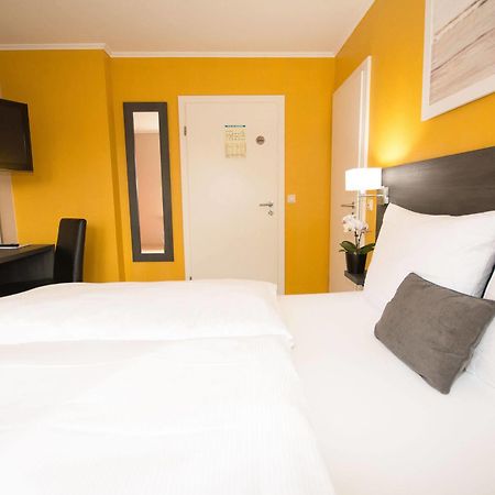 Bivius Hotel Restaurant Luxembourg Штрассен Экстерьер фото
