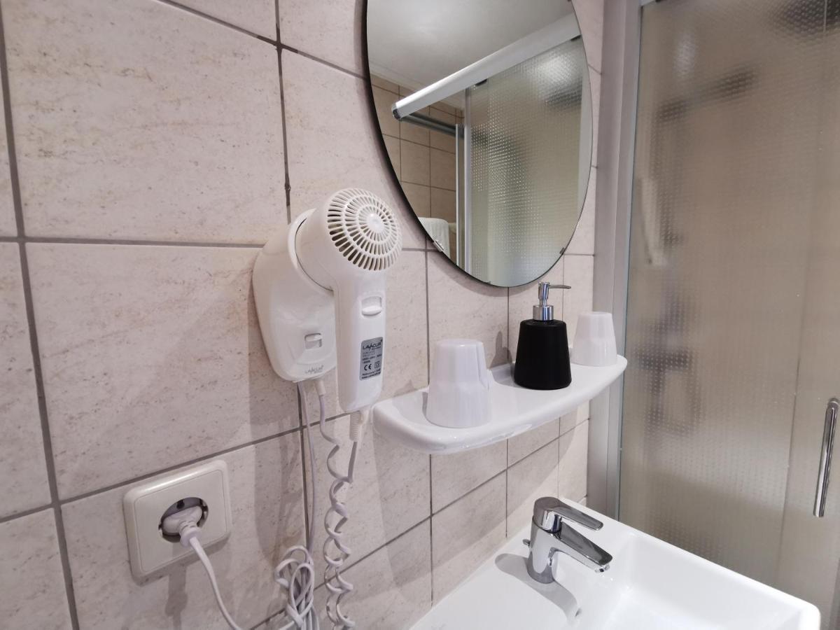 Bivius Hotel Restaurant Luxembourg Штрассен Экстерьер фото