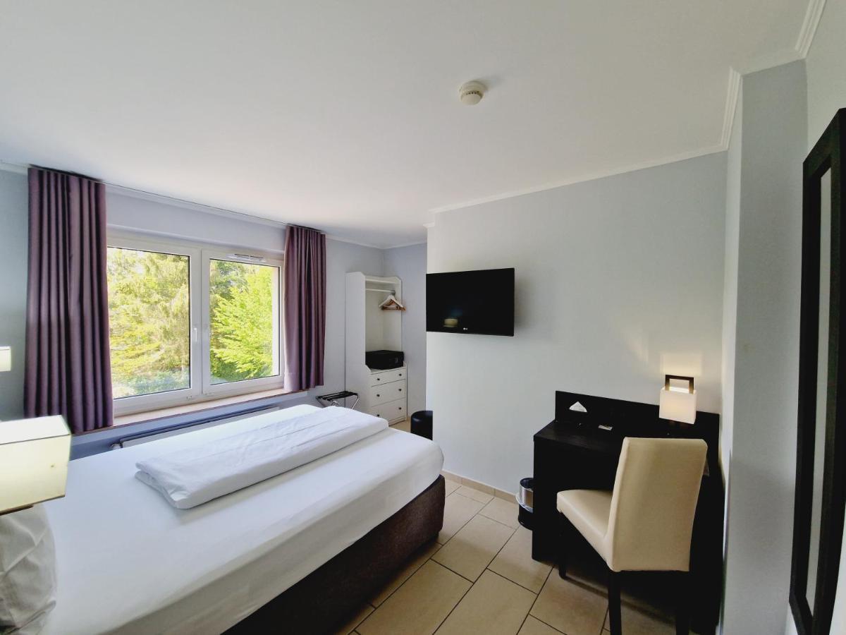 Bivius Hotel Restaurant Luxembourg Штрассен Экстерьер фото