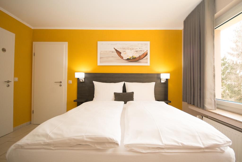 Bivius Hotel Restaurant Luxembourg Штрассен Экстерьер фото