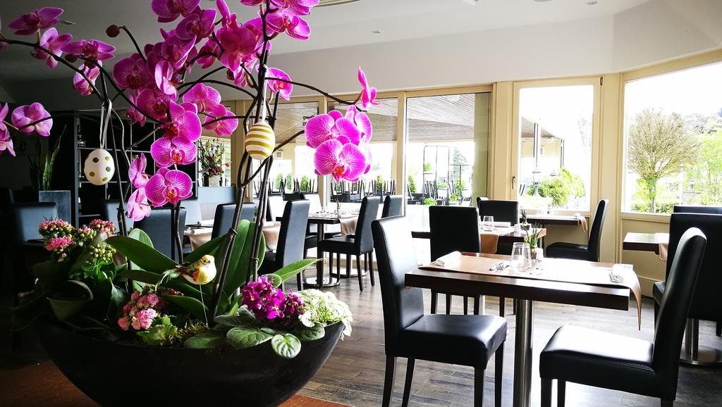 Bivius Hotel Restaurant Luxembourg Штрассен Экстерьер фото