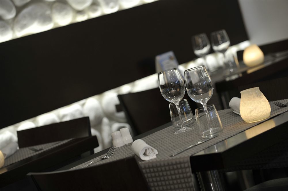 Bivius Hotel Restaurant Luxembourg Штрассен Экстерьер фото